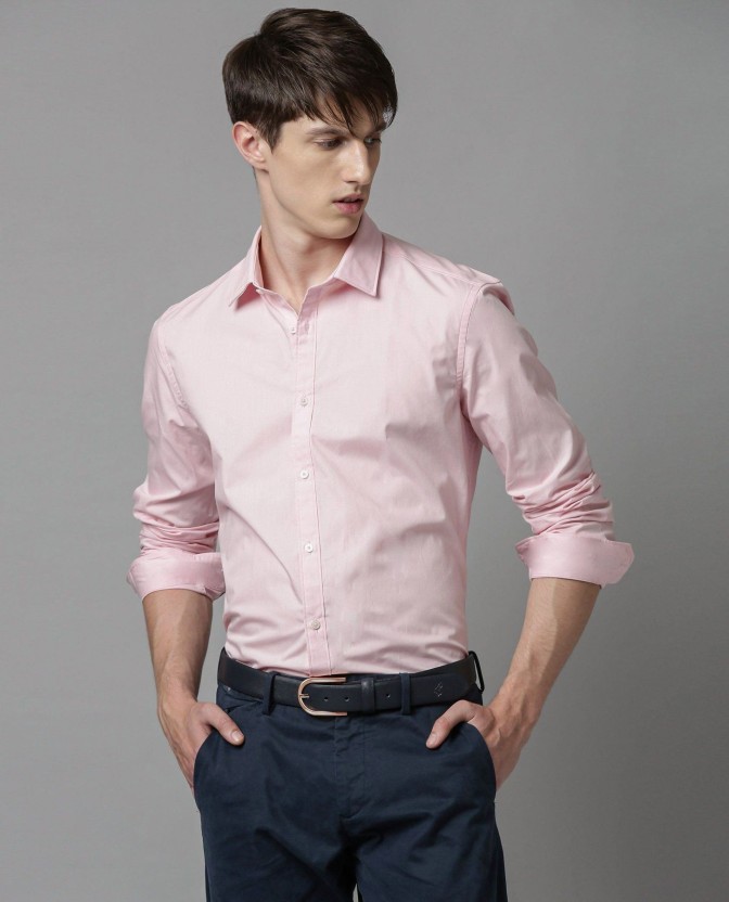 Men Regular Fit Solid Spread Collar Casual Shirt