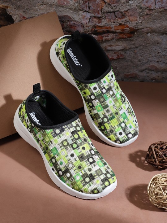 Roadster - Women Geometric Printed Slip-On Sneakers