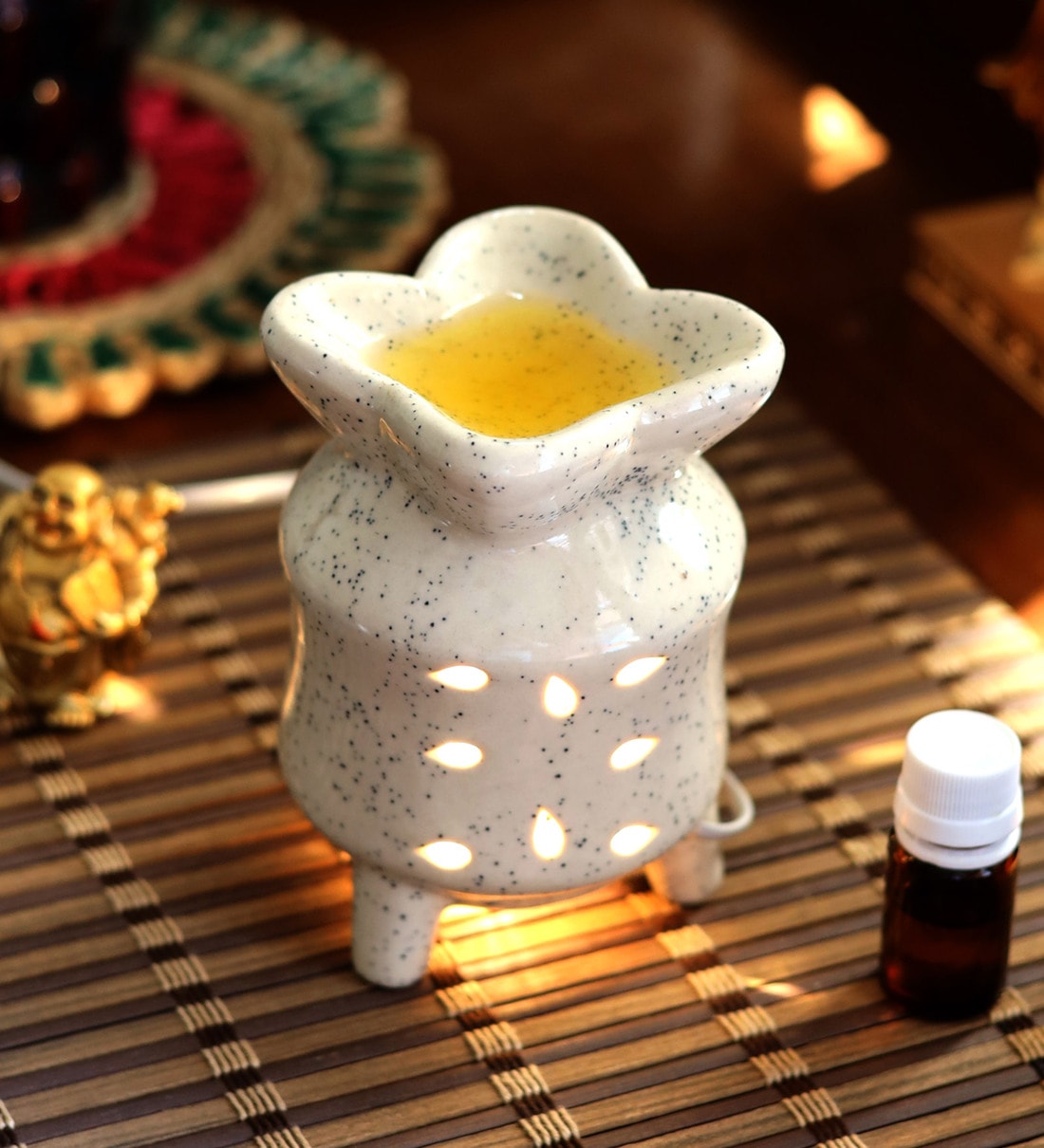 Ceramic Off White Aroma diffuser,Share By Lyallpur store